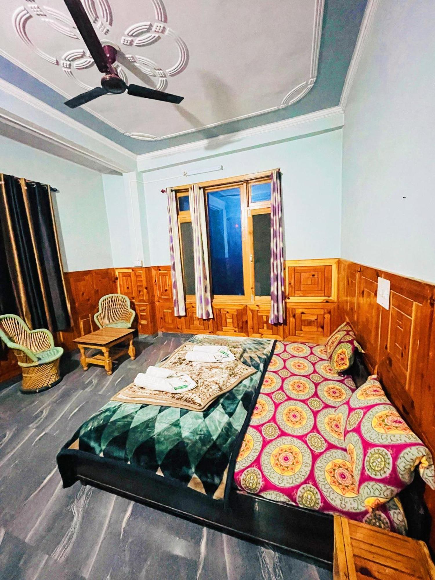 Chalo Chhalal Hotel & Cafe Kasol Εξωτερικό φωτογραφία