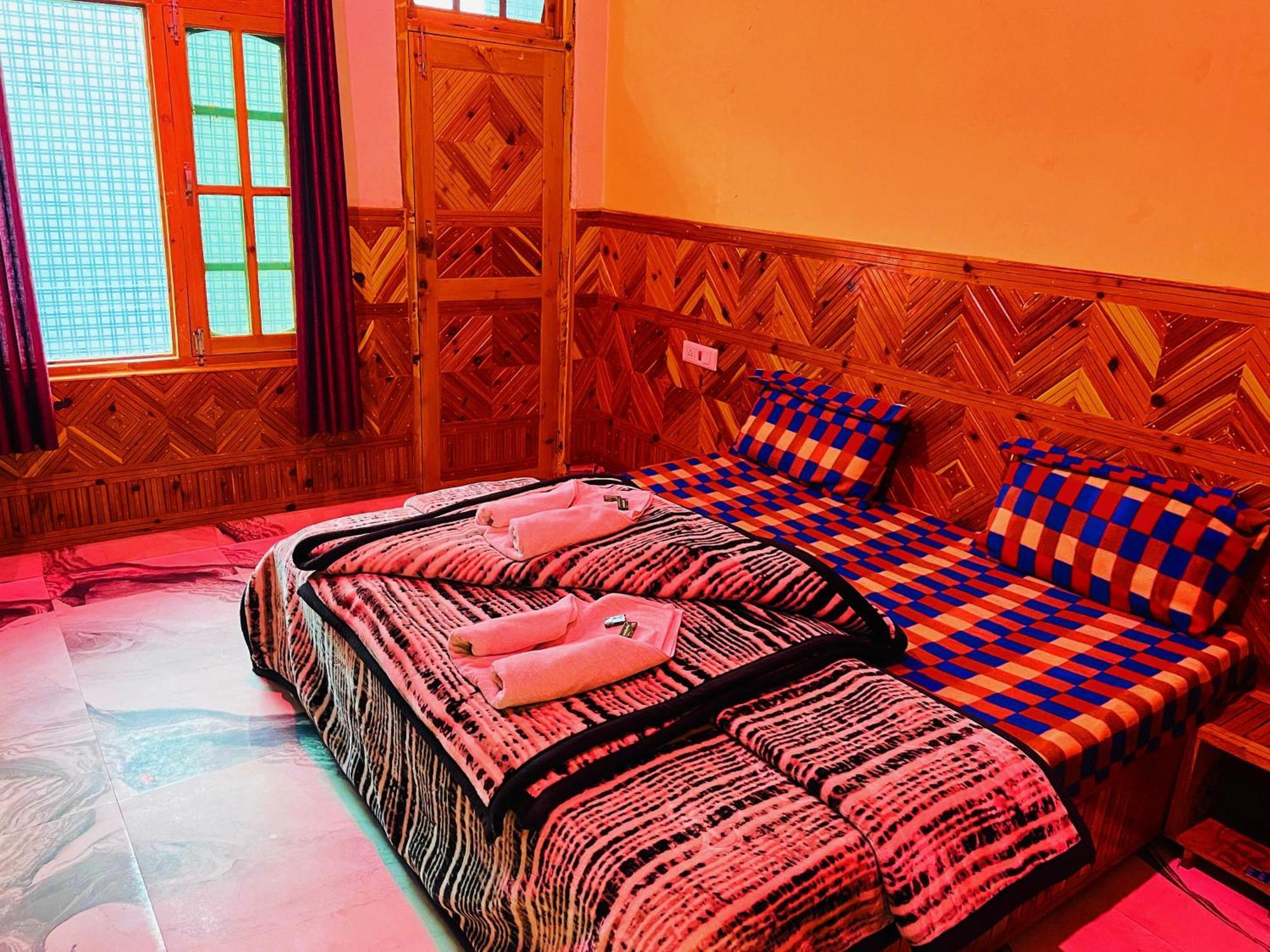 Chalo Chhalal Hotel & Cafe Kasol Εξωτερικό φωτογραφία