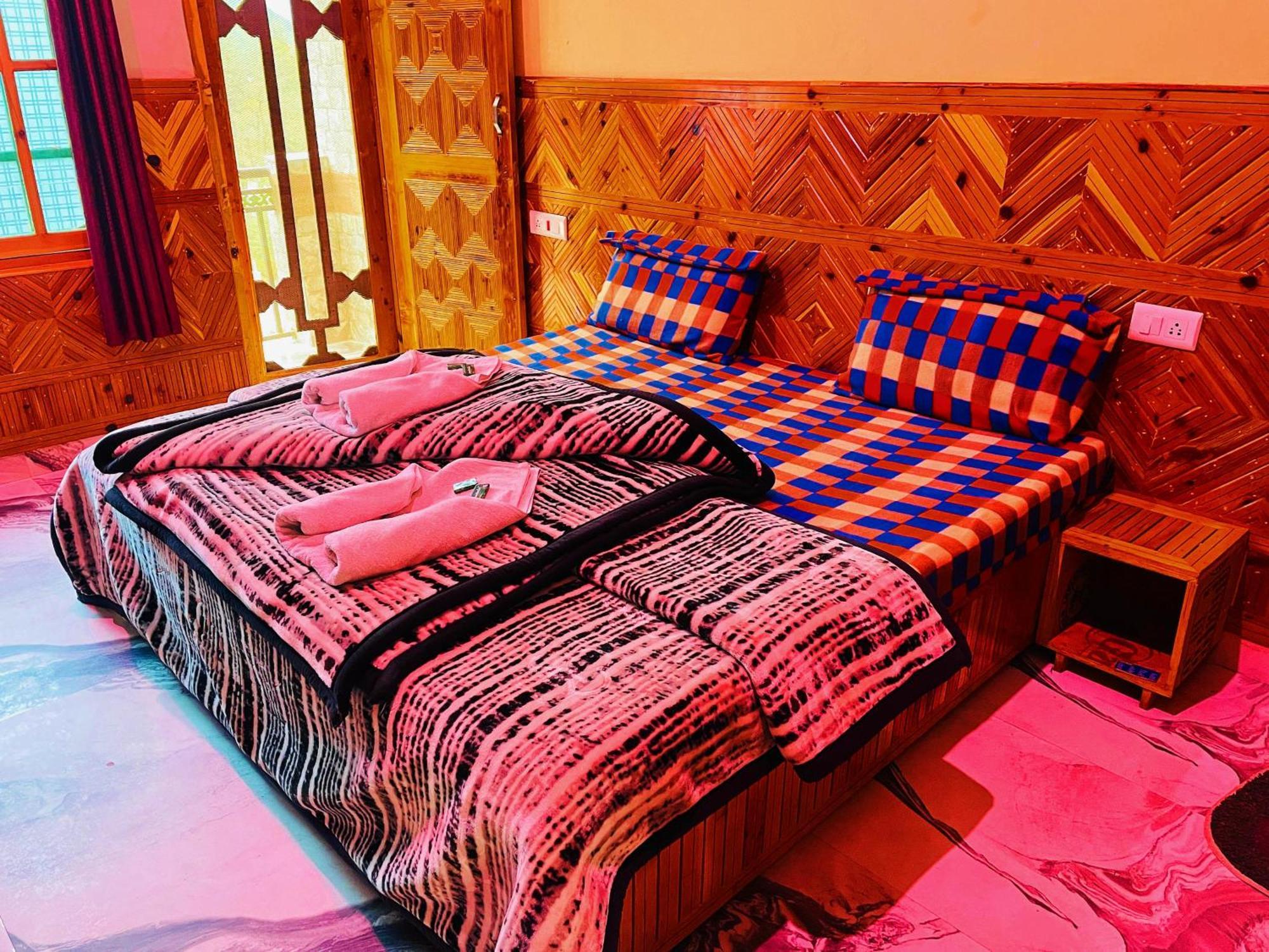 Chalo Chhalal Hotel & Cafe Kasol Εξωτερικό φωτογραφία