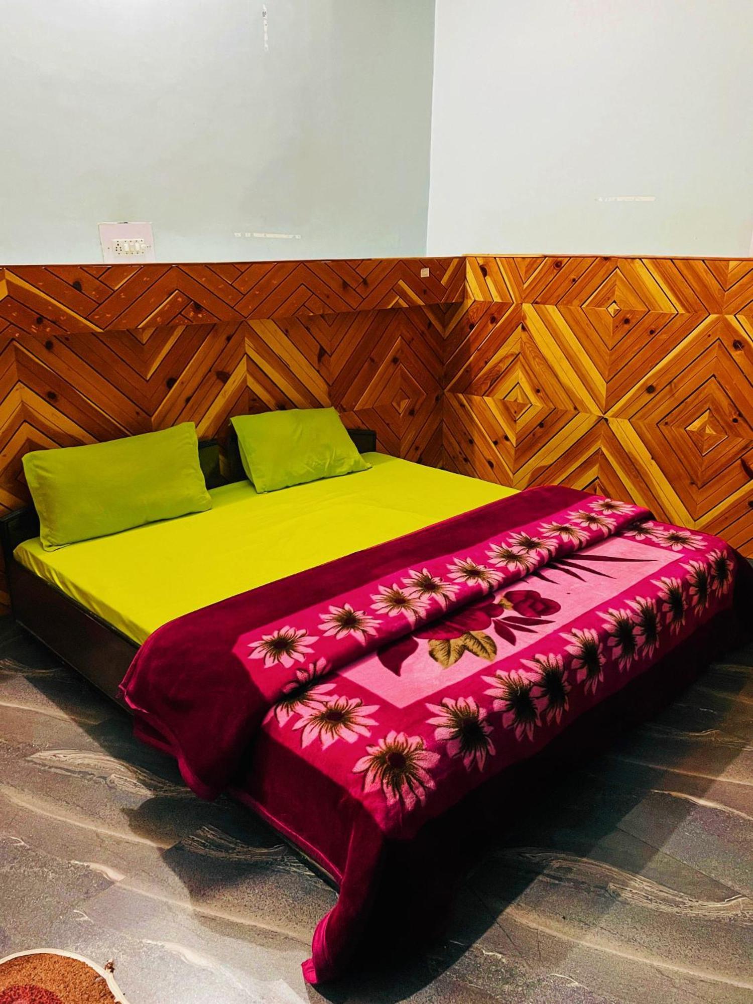 Chalo Chhalal Hotel & Cafe Kasol Εξωτερικό φωτογραφία